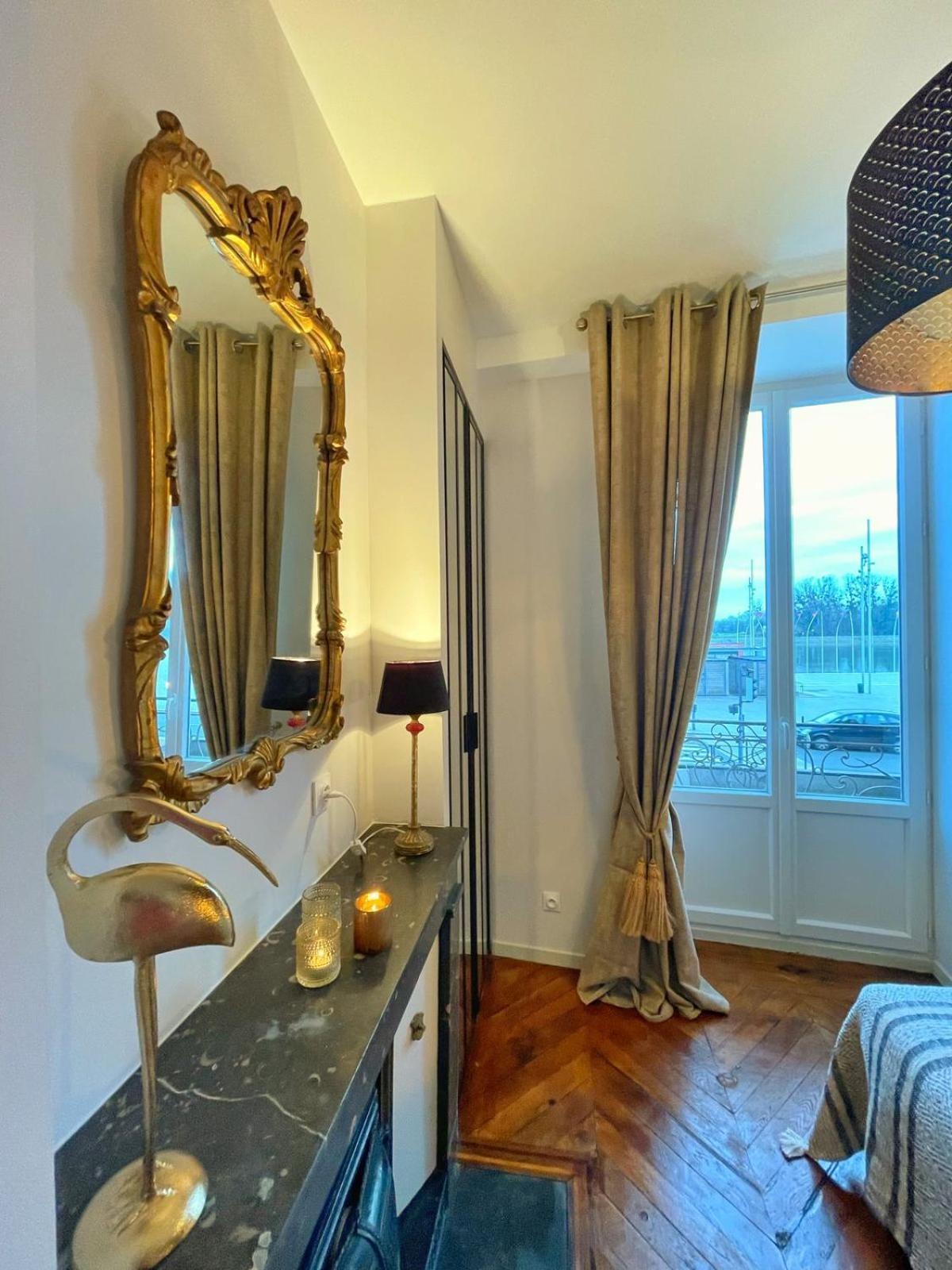 Center Macon Charmant Appartement Avec Vue Sur La Saone Bagian luar foto